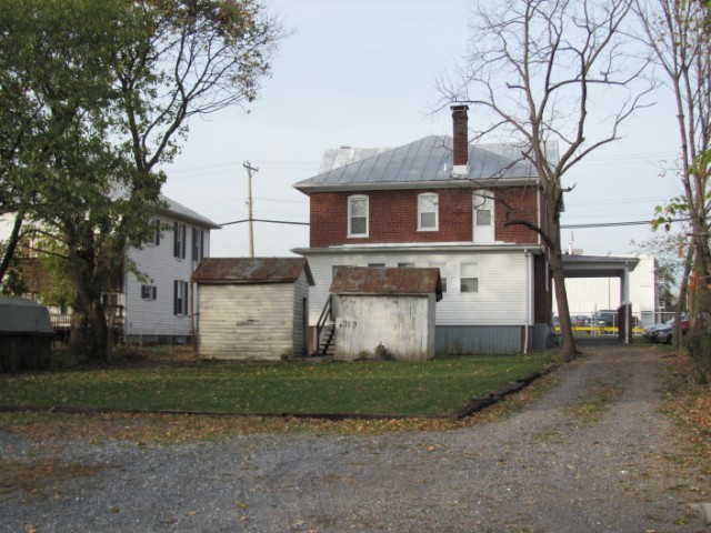 323wm2.JPG (23724 bytes)
